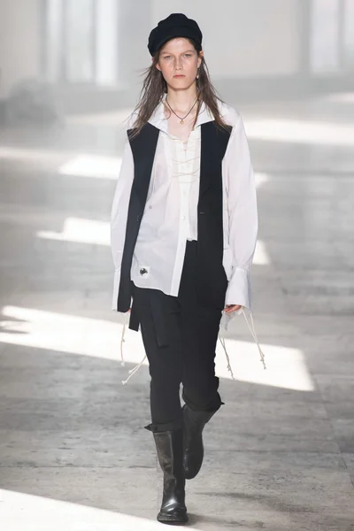 Look 9